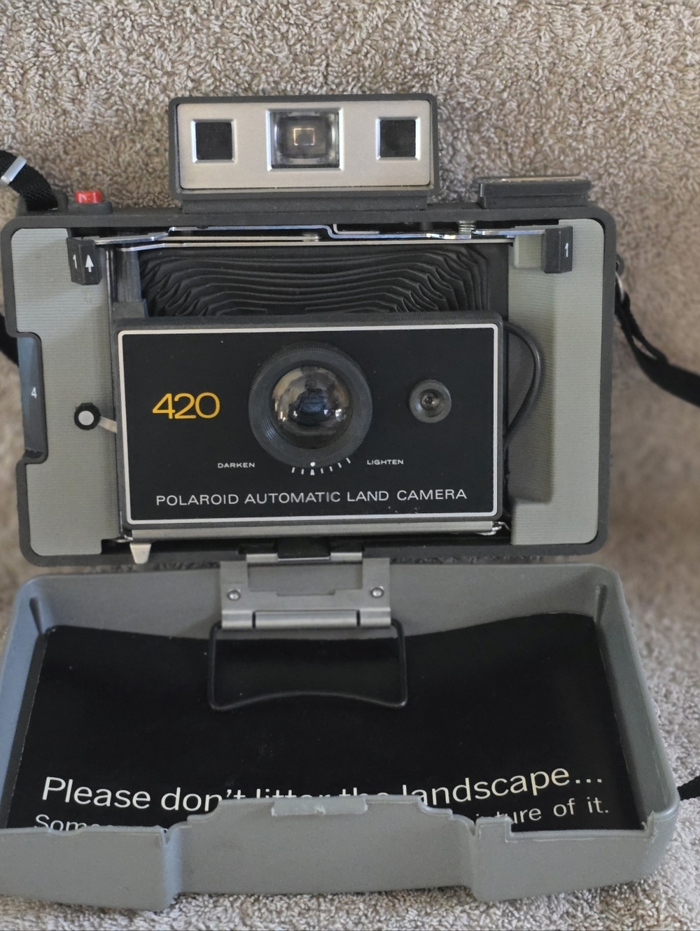 Polaroid Model 420 Land CAMERA - Manual & Packaging - 1970's